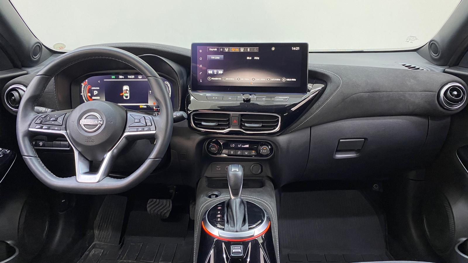 NISSAN JUKE 8